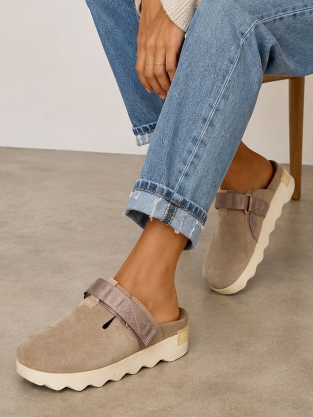 Sorel Vibe clog in Nova Sand 9